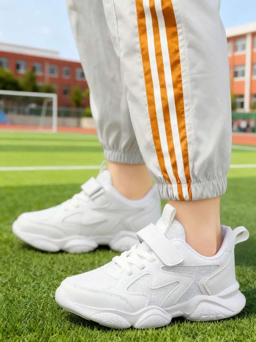 białe buty sportowe