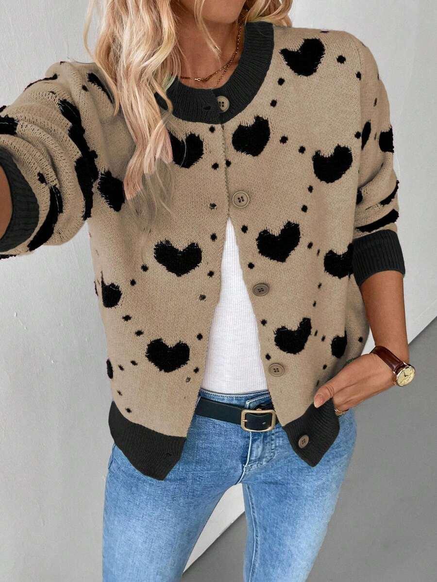 kolorowy sweter guziki 