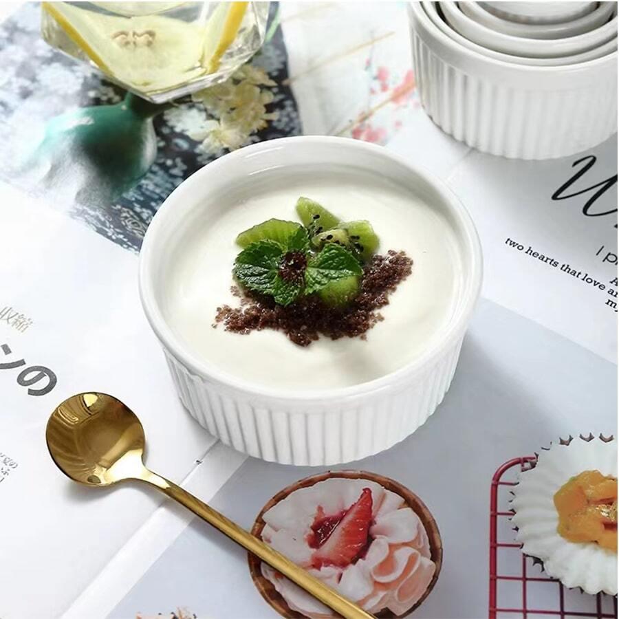 biała porcelanowa miska