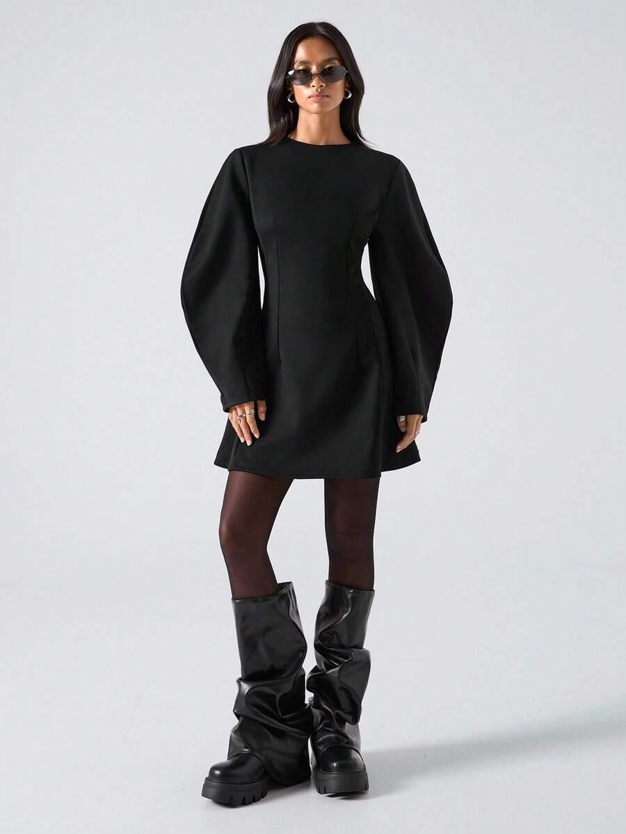 CZARNA MINI SUKIENKA 