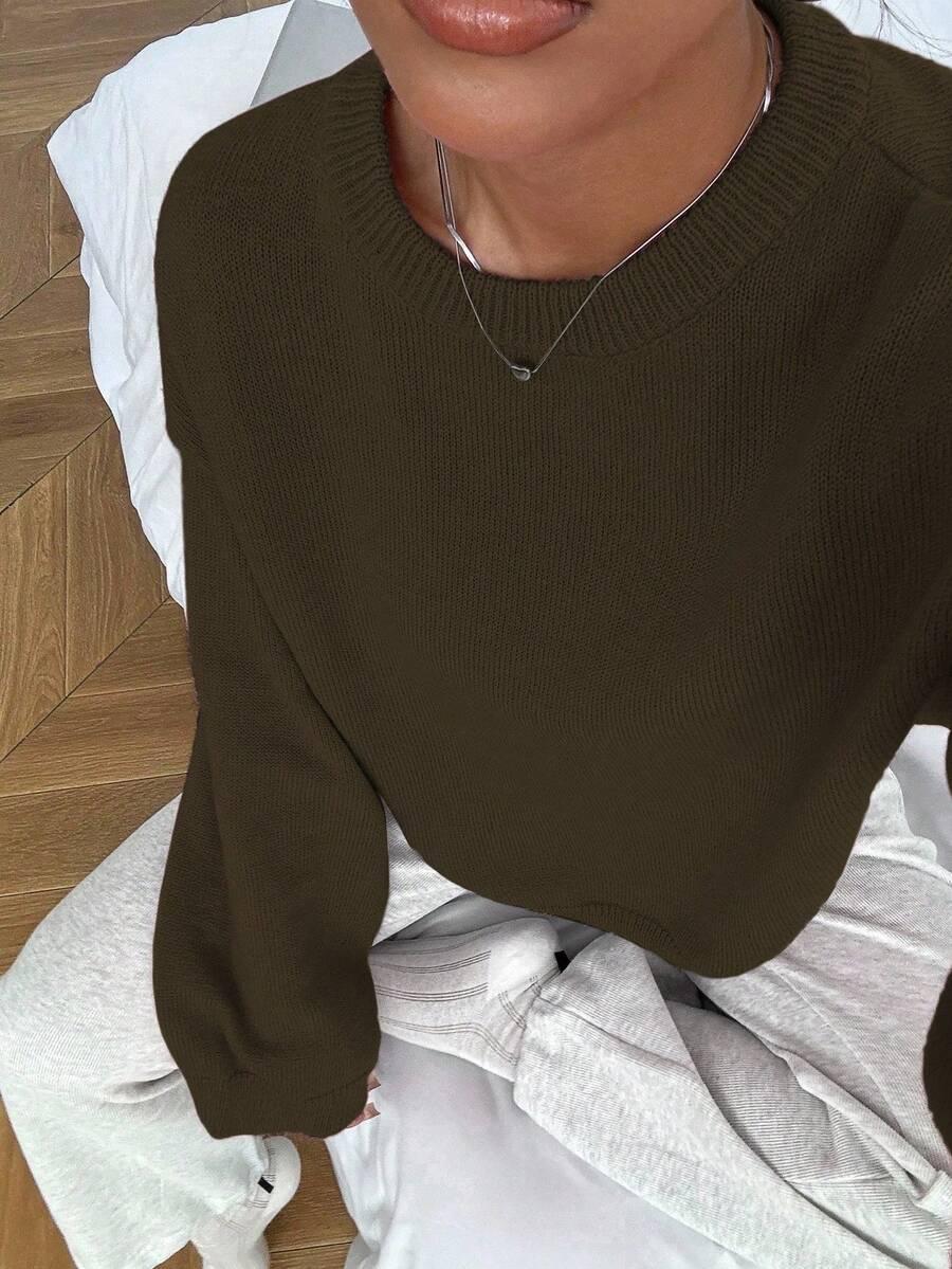 brązowy sweter okrągły dekolt