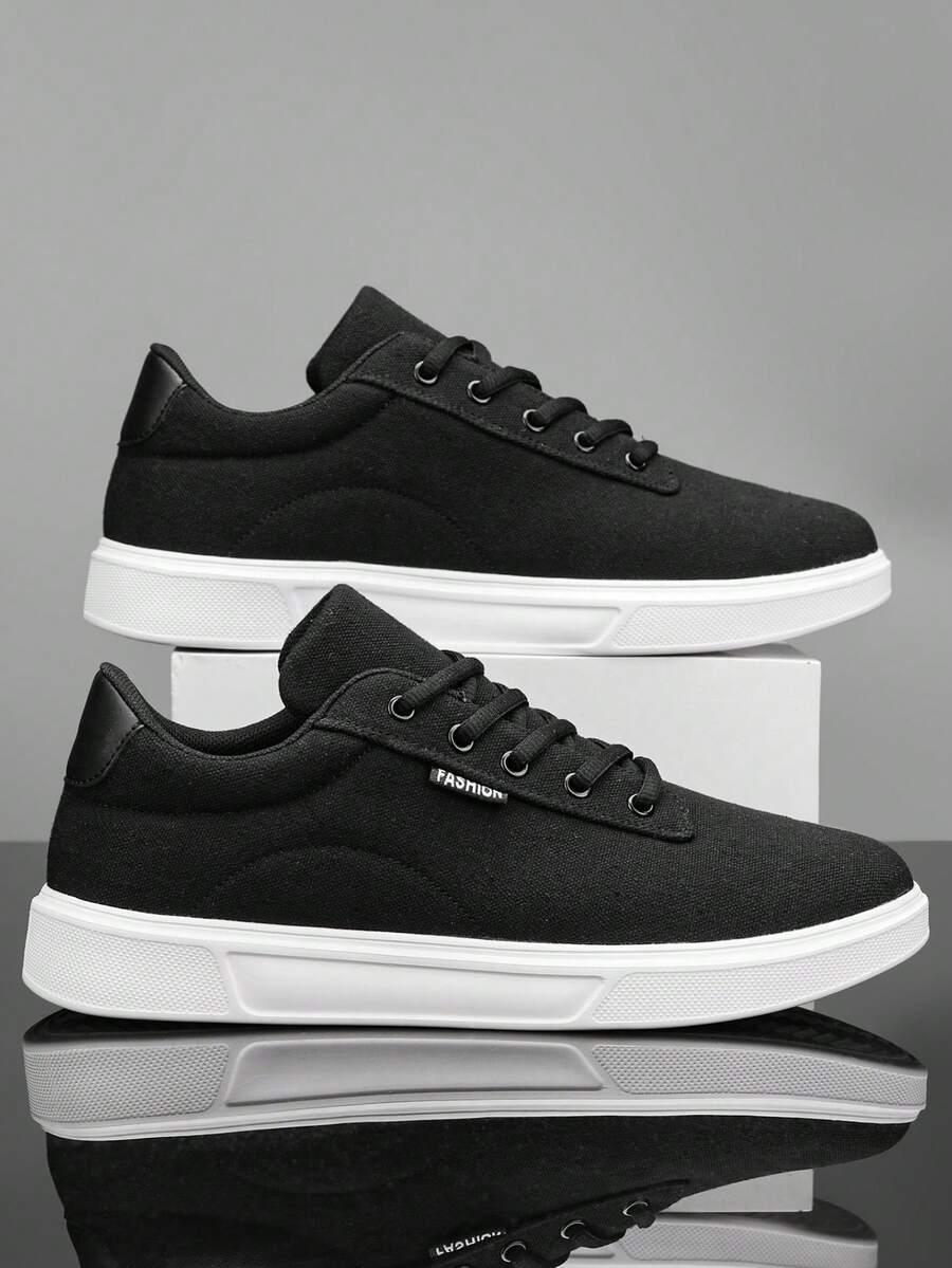 czarne buty sportowe