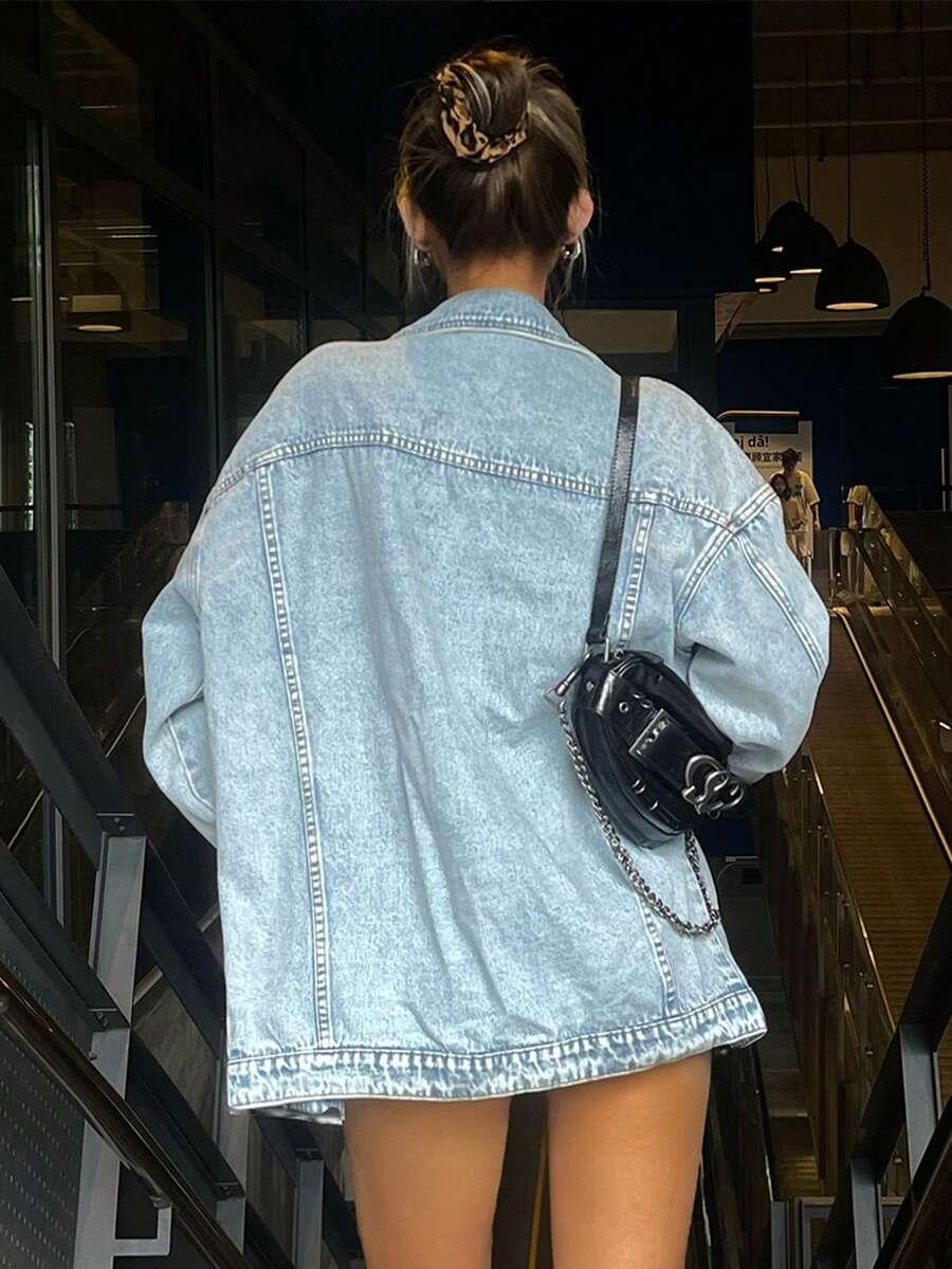 niebieska kurtka jeans