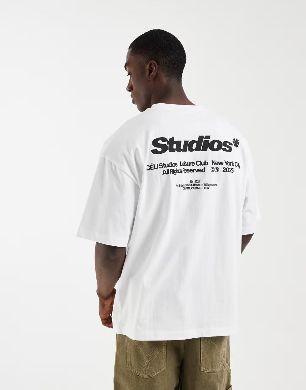 biały t-shirt casual print