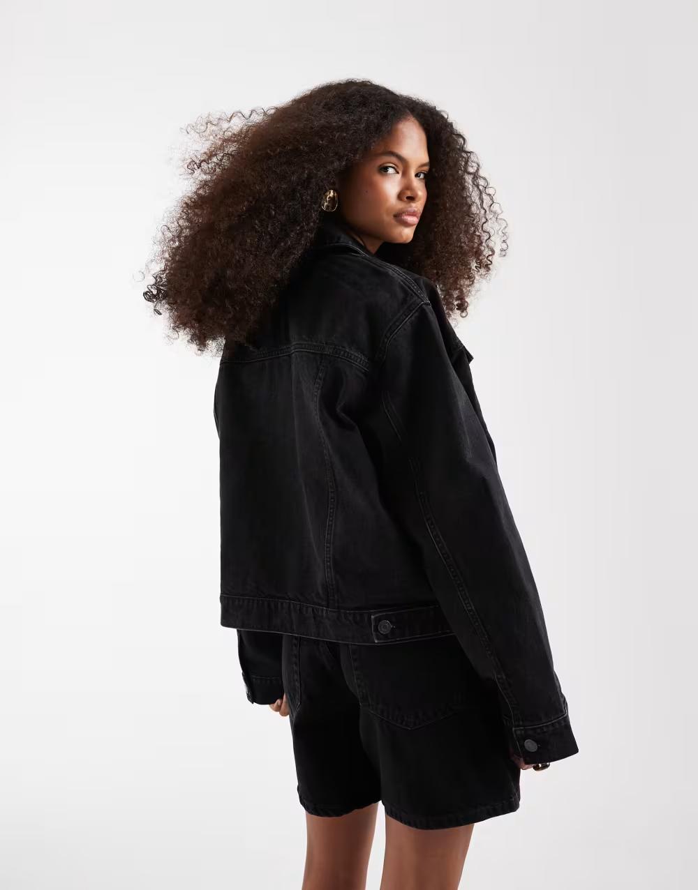 CZARNA OVERSIZE KURTKA JEANS