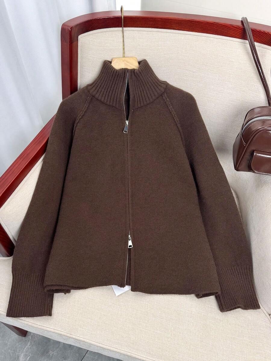 BRĄZOWY SWETER STÓJKA