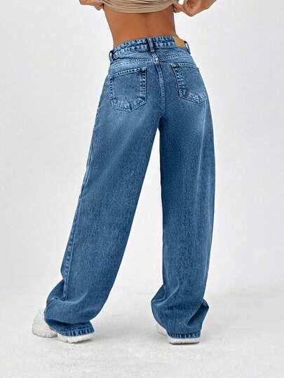 niebieskie spodnie jeans 