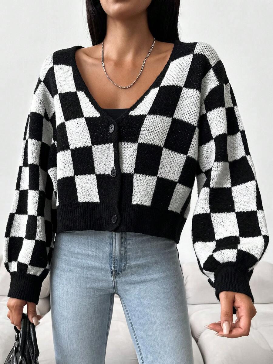 SWETER KRATKA KONTRAST GUZIKI DEKOLT V