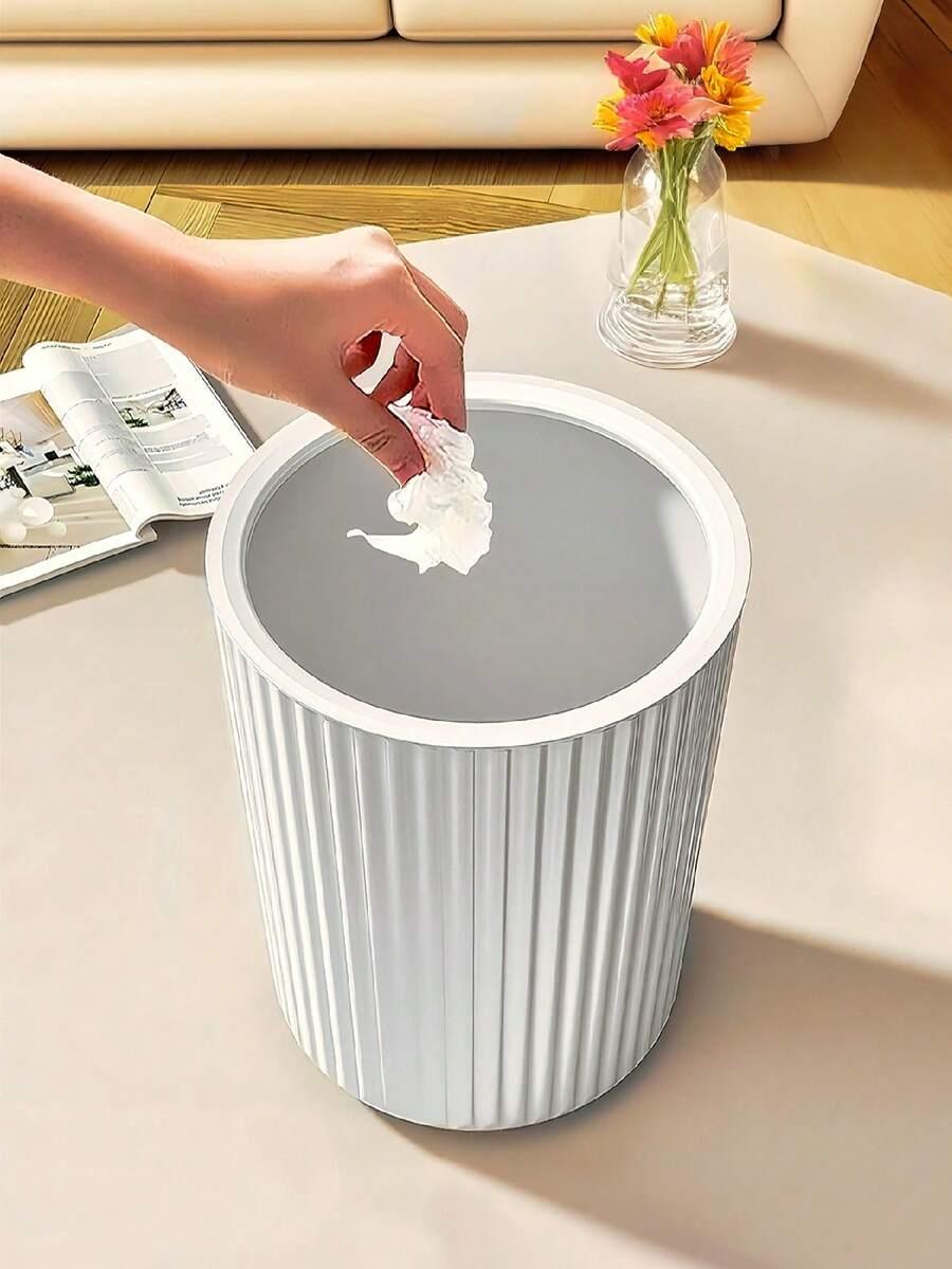 biały kosz na śmieci