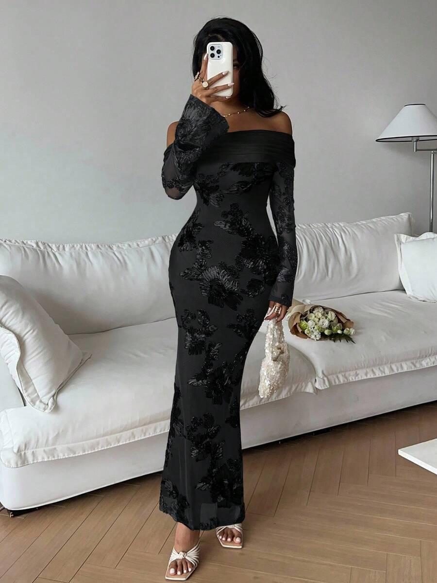 CZARNA SUKIENKA HAFT