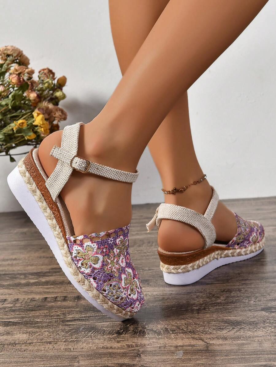 ESPADRYLE NA OBCASIE