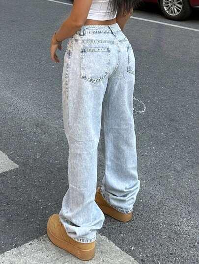 niebieskie spodnie jeans 