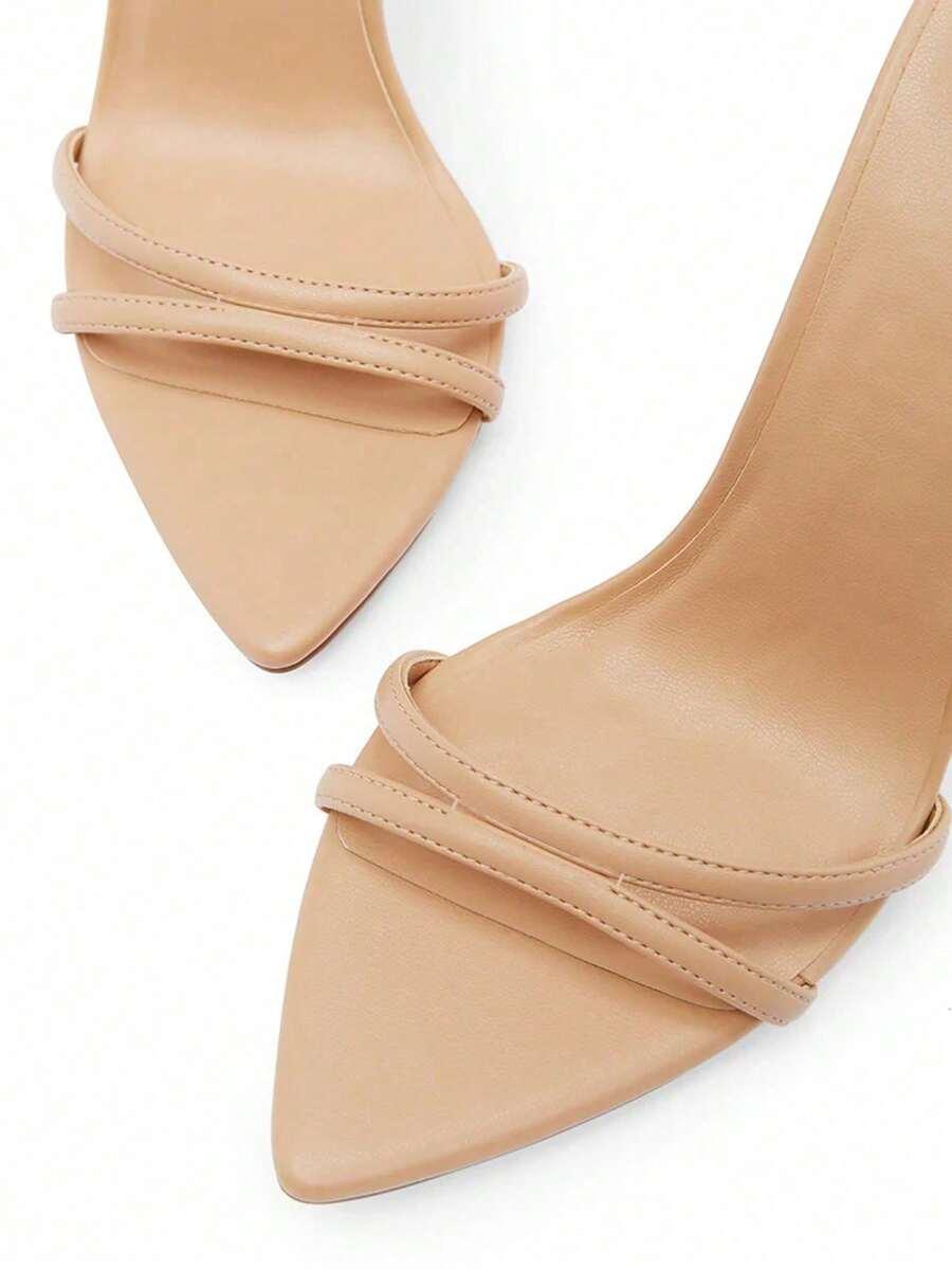 bezowe klapki casual