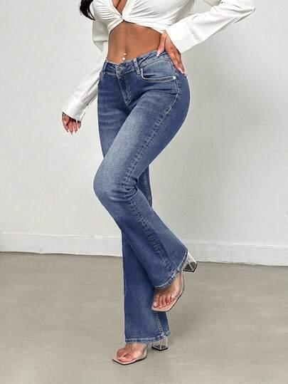niebieskie spodnie jeans 