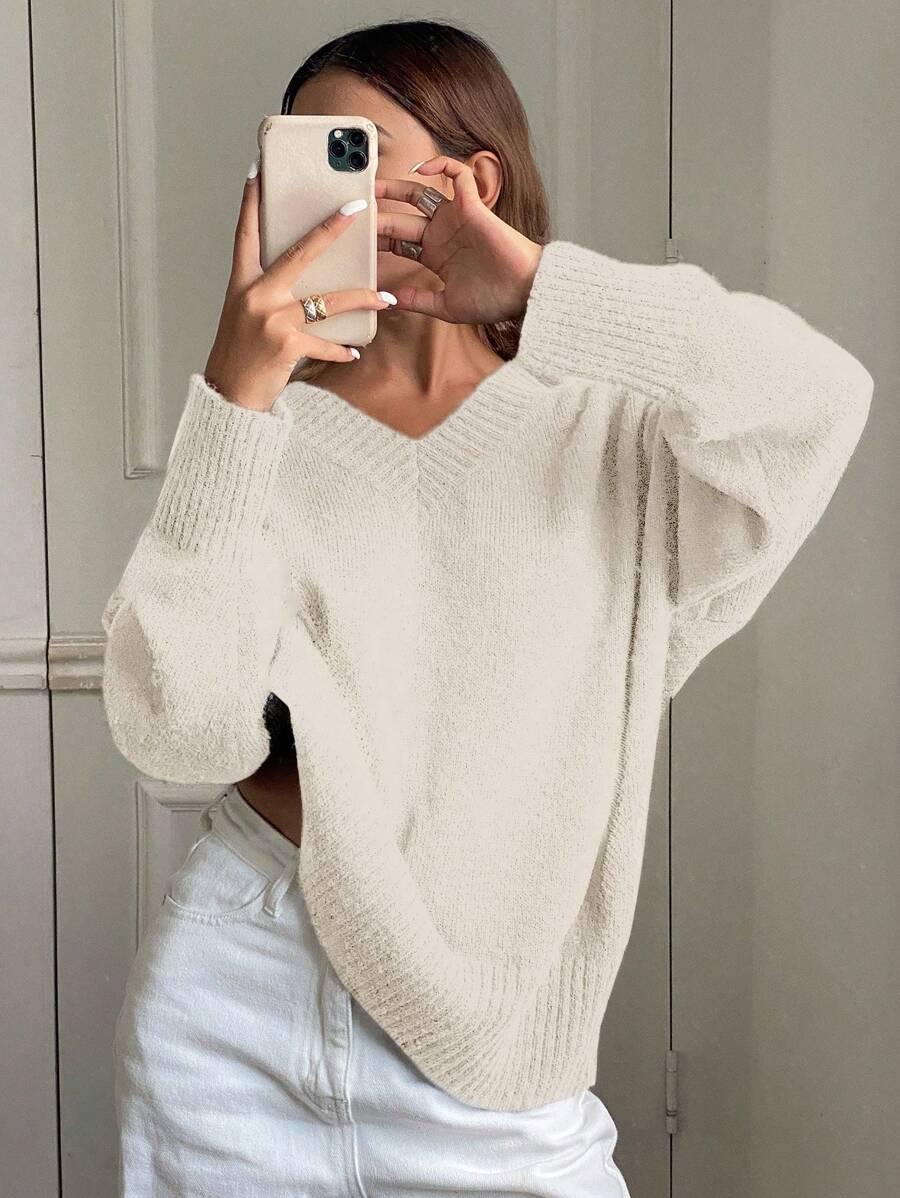 BEŻOWY SWETER V-NECK 
