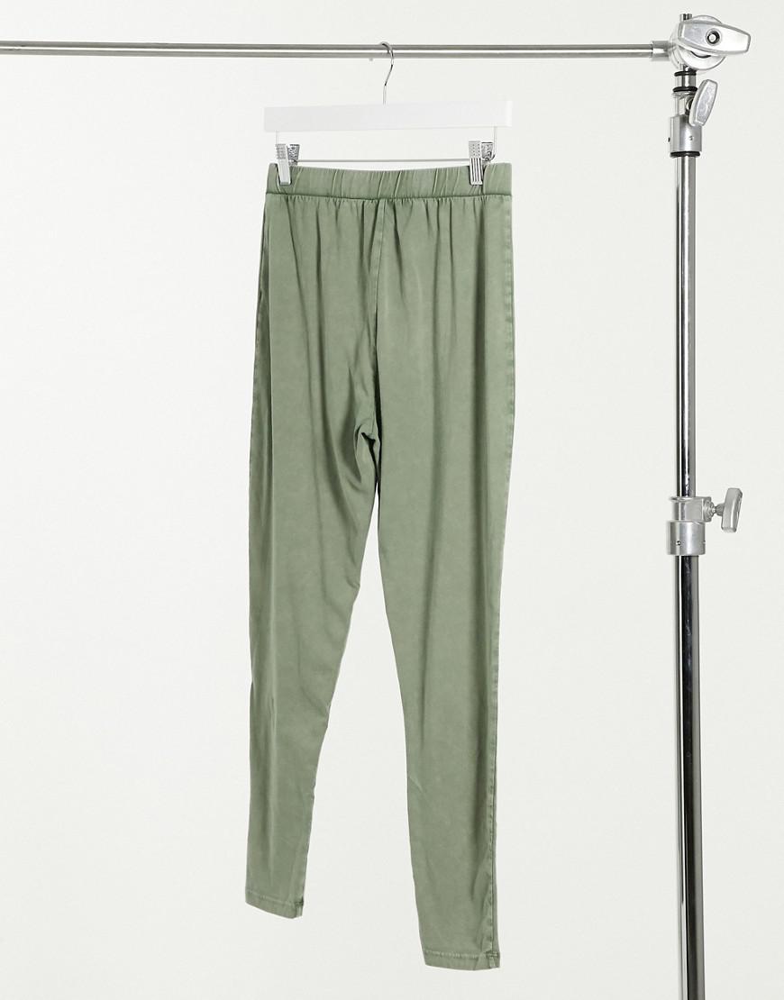 zielone klasyczne legginsy 