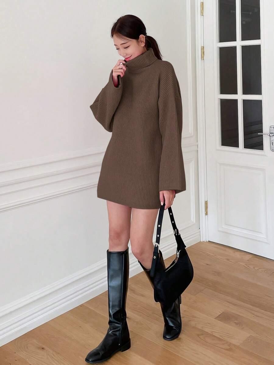 LUŹNY BRĄZOWY SWETER