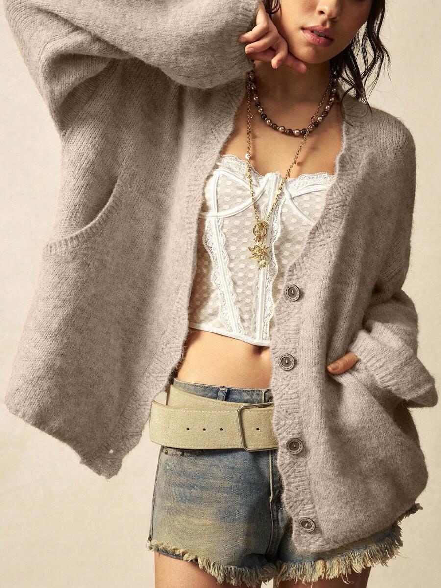 BEŻOWY SWETER GUZIKI