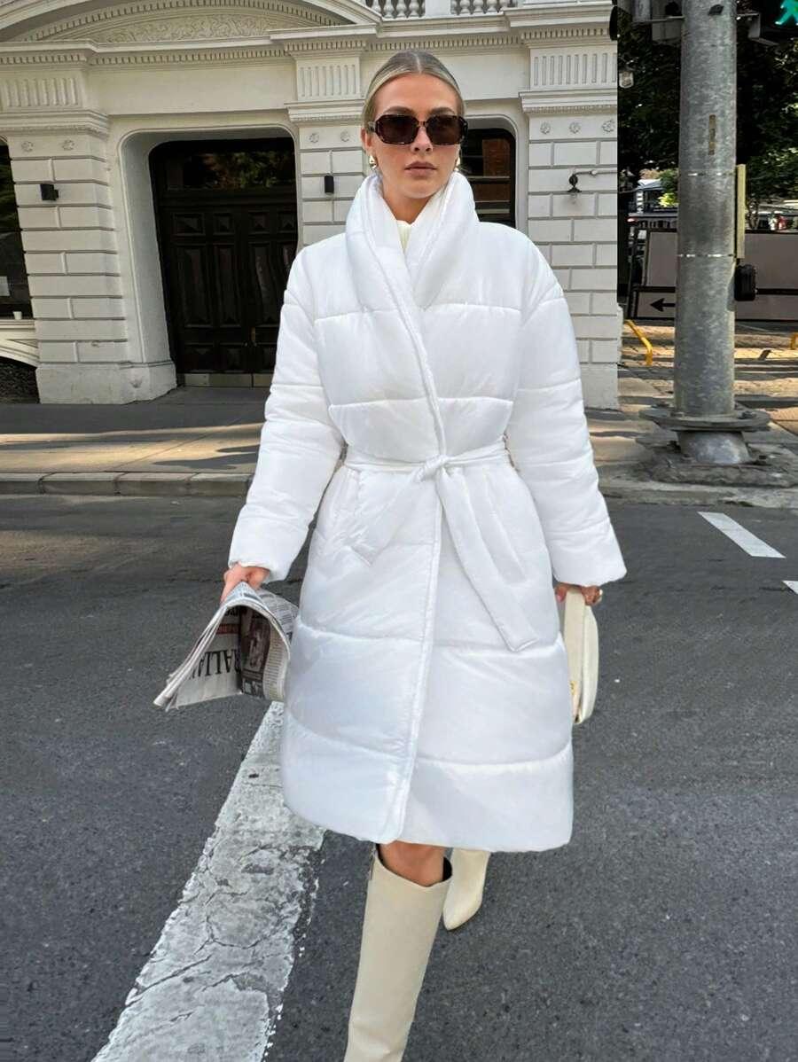 biała kurtka wiązanie