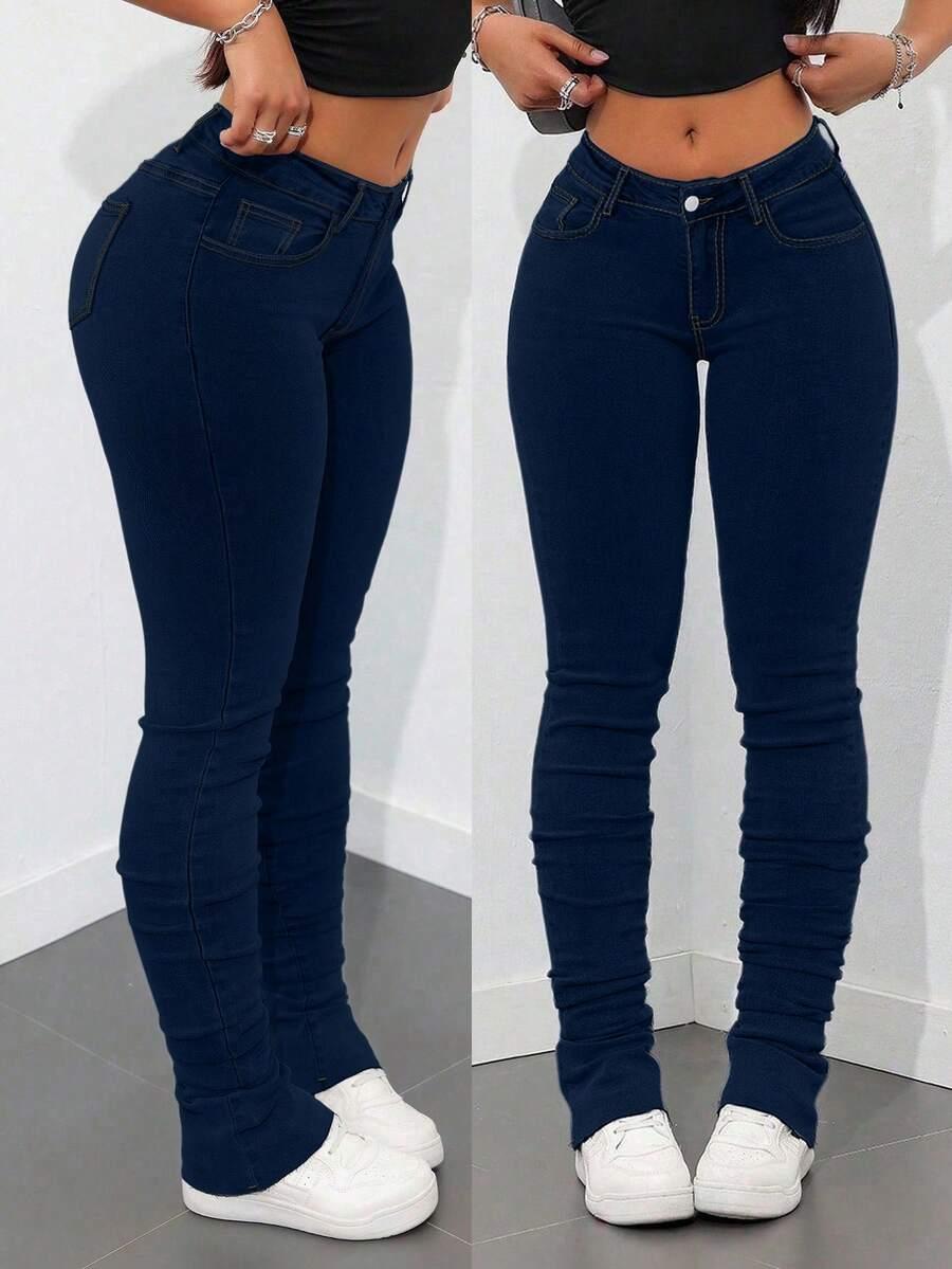 granatowe spodnie jeans