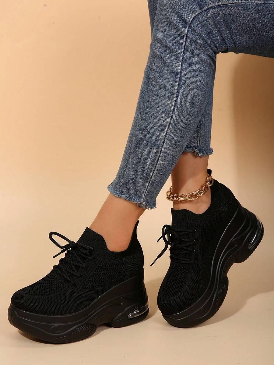 czarne buty sportowe 