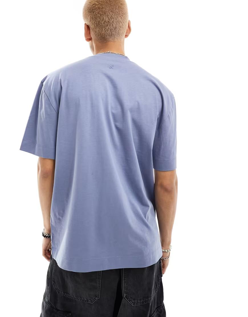 klasyczny niebieski t-shirt okrągły dekolt 