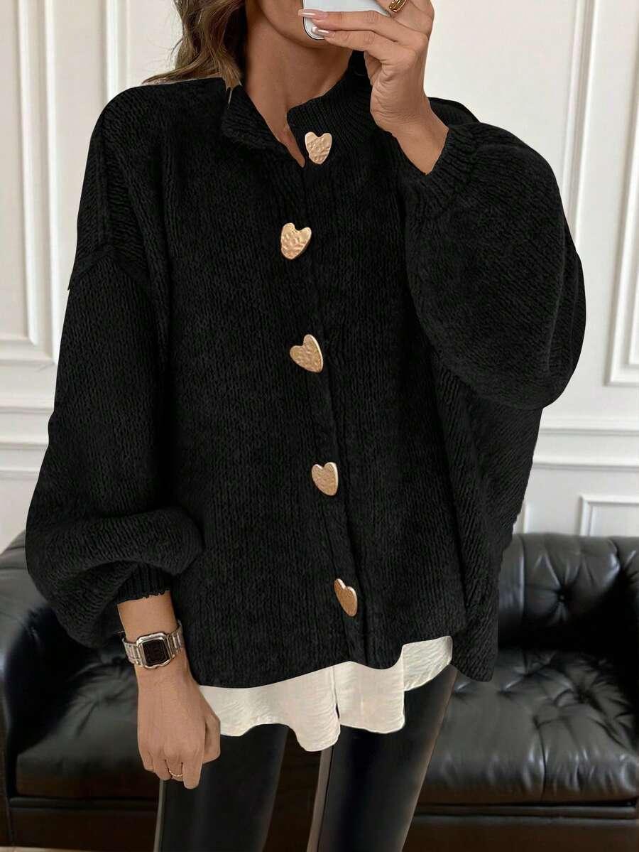 czarny sweter guziki