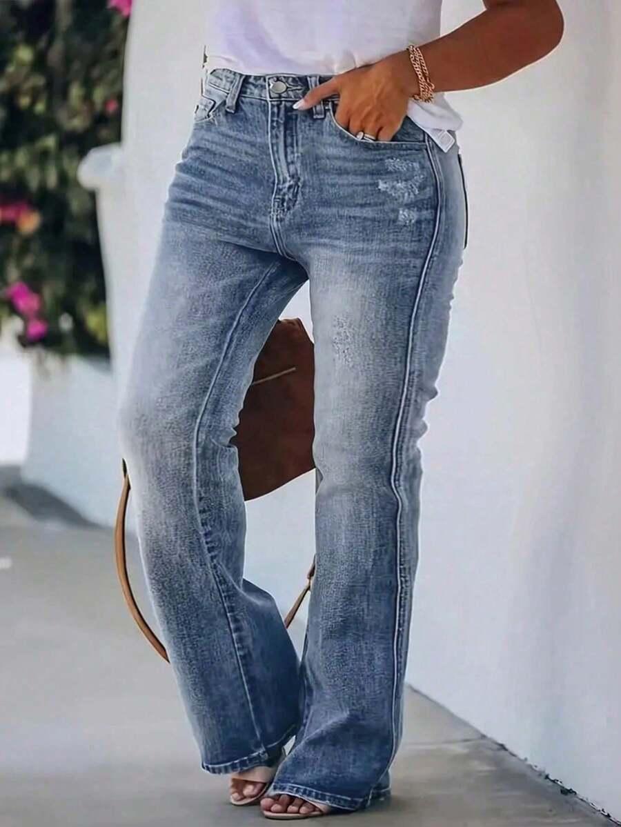 niebieskie jeansy kieszenie
