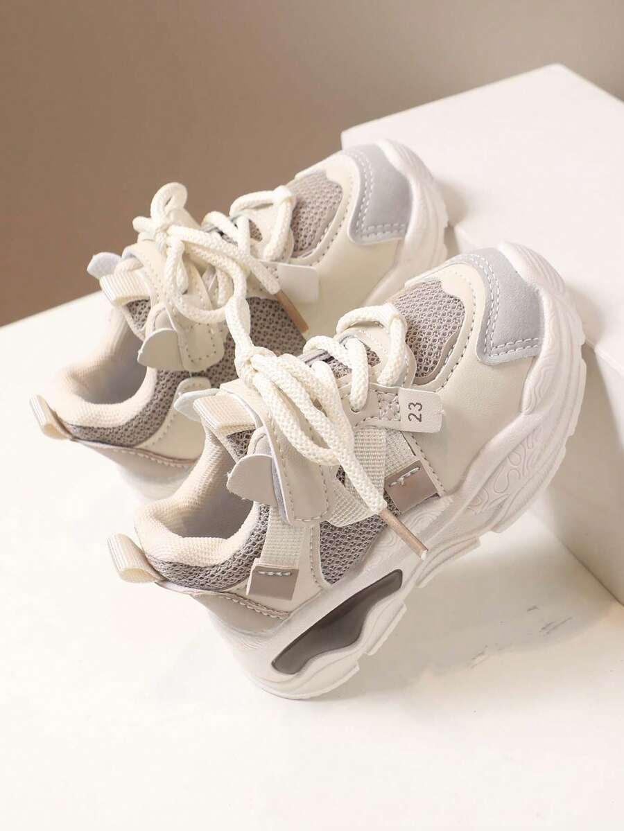 beżowe buty sportowe