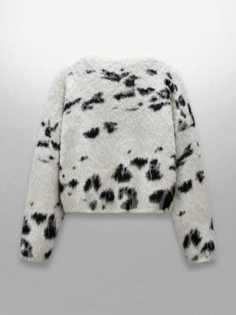 dzianinowy sweter animal print