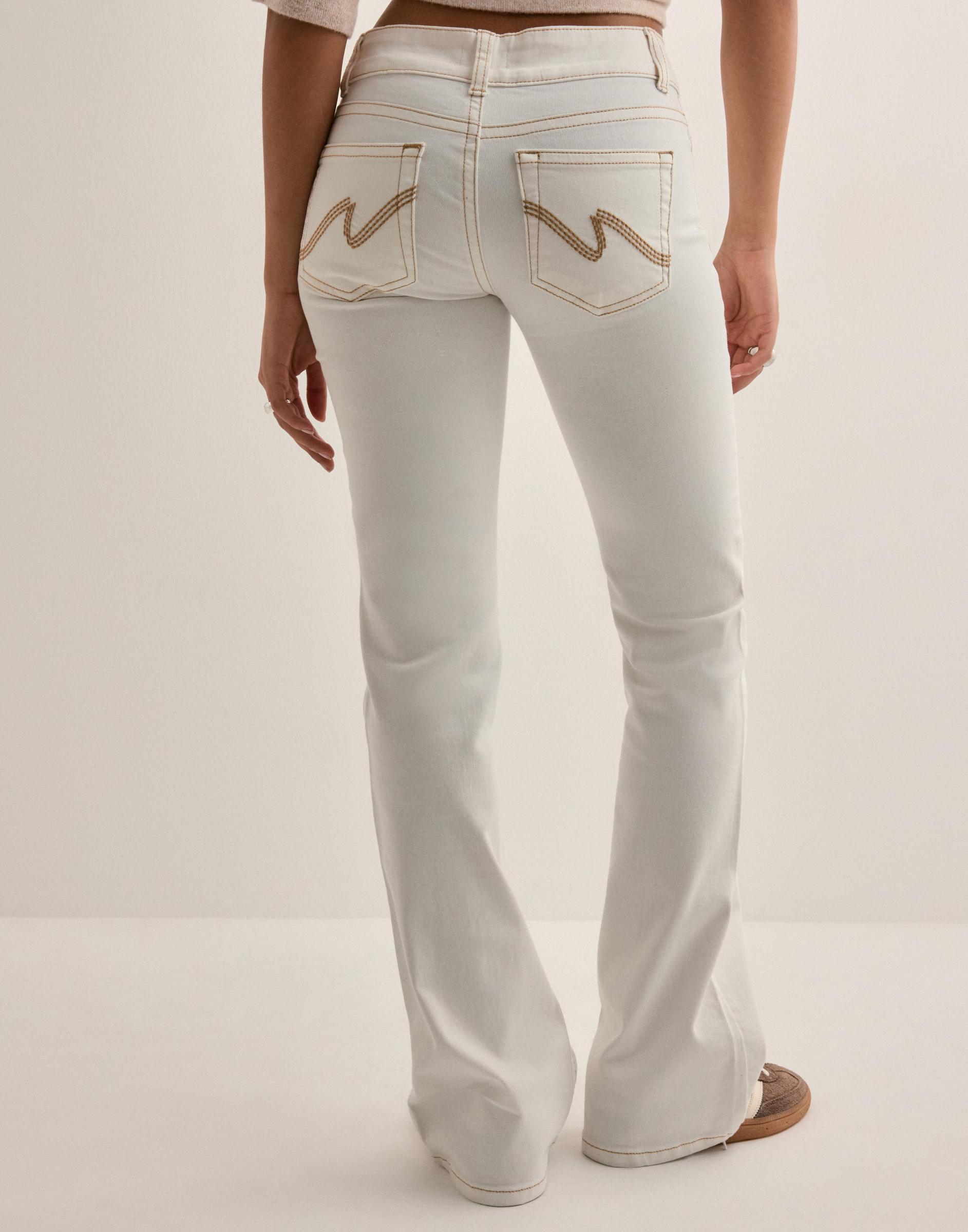 BIAŁE SPODNIE BOOTCUT