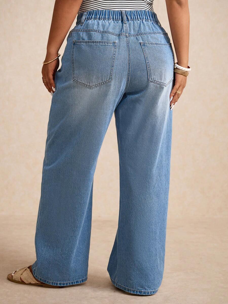 niebieskie spodnie jeans