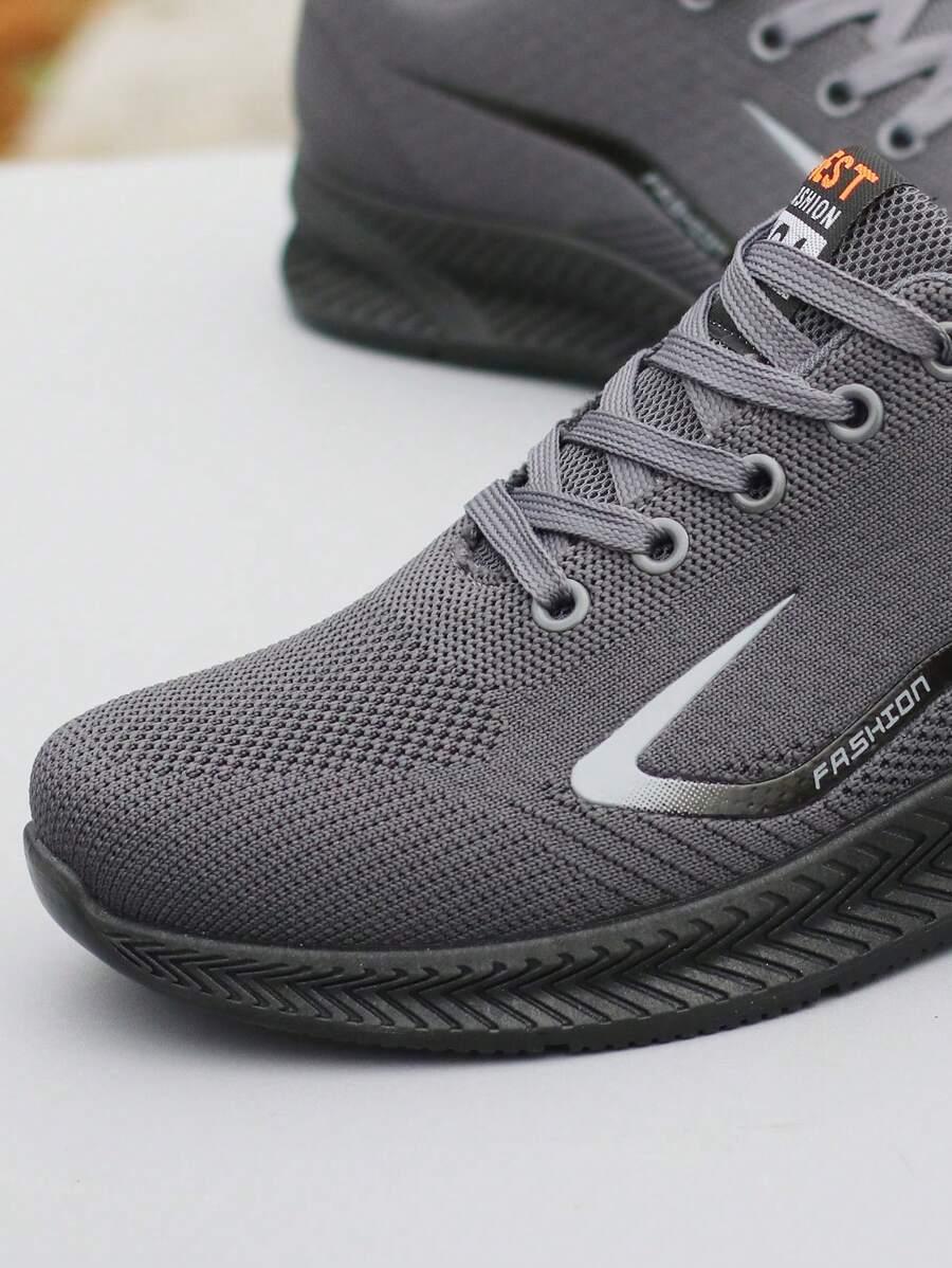 szare buty sportowe 
