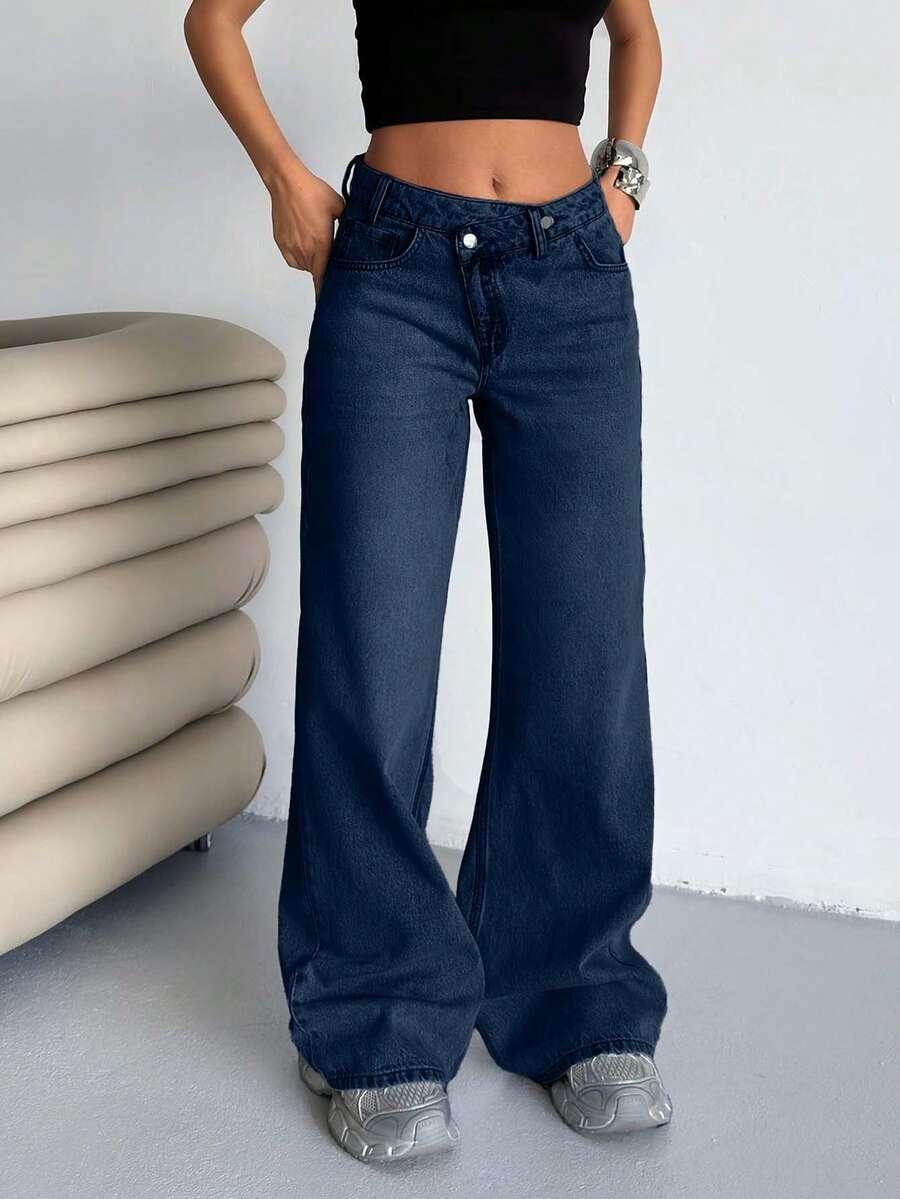 niebieskie spodnie jeans 