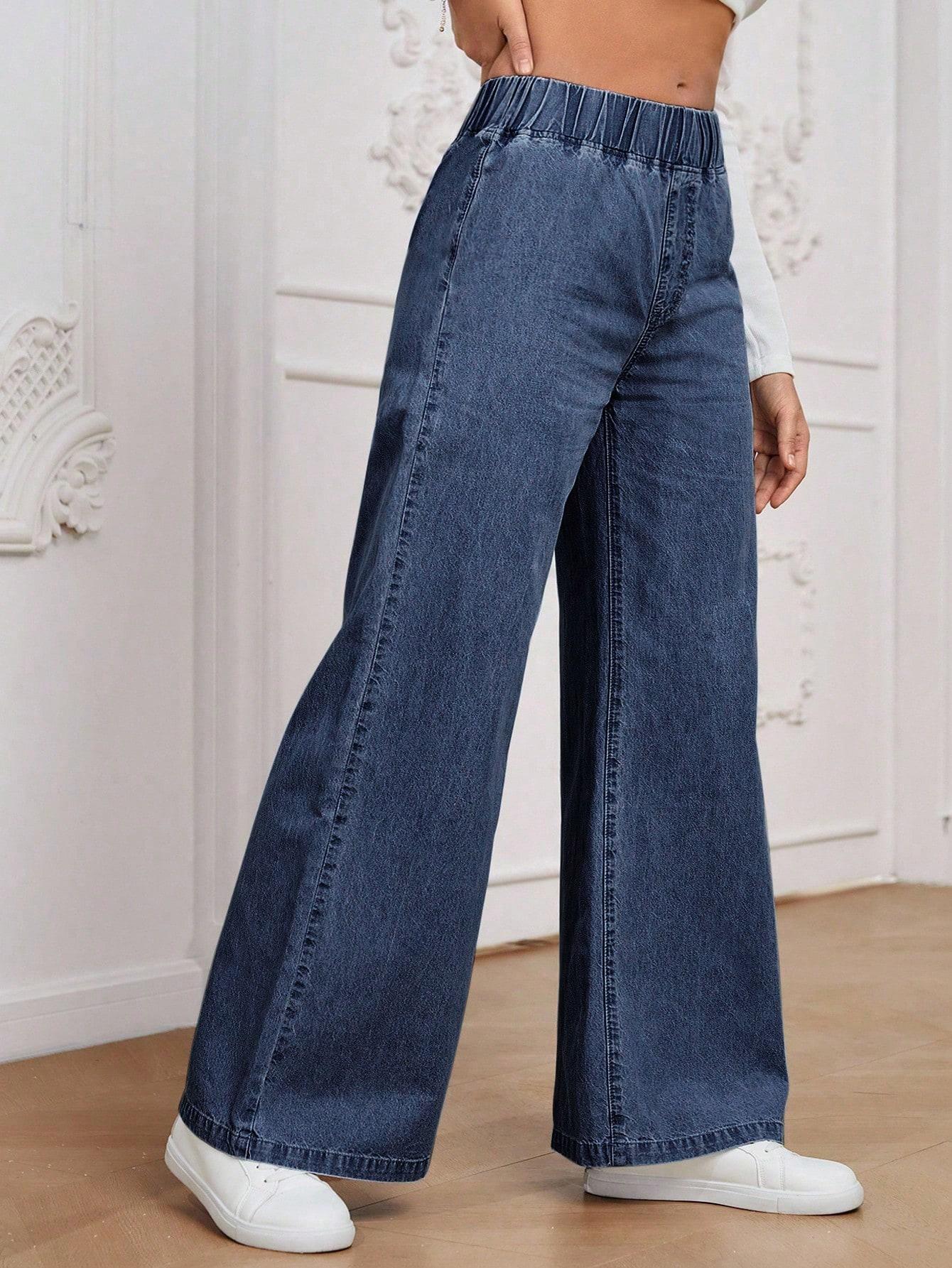 niebieskie spodnie jeans
