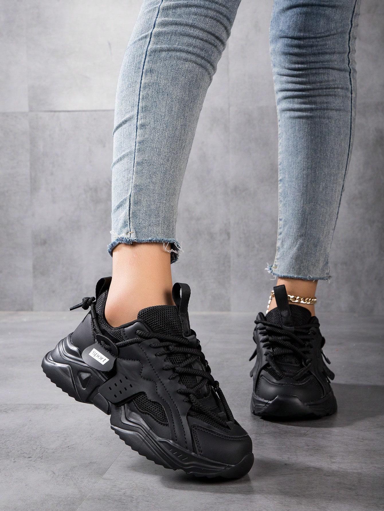 czarne buty sportowe 
