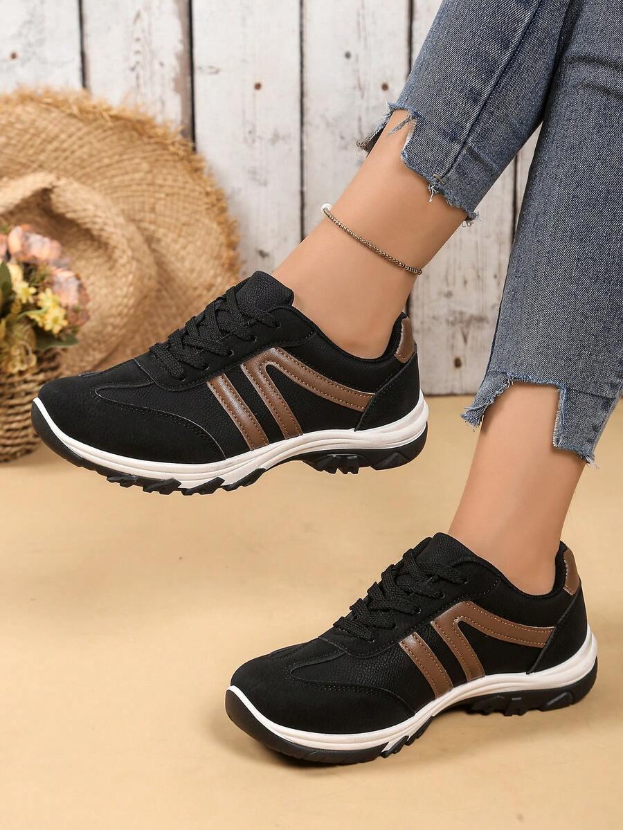 czarne buty sportowe