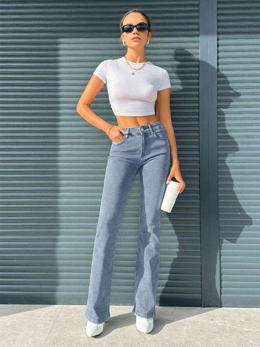 niebieskie spodnie jeans 