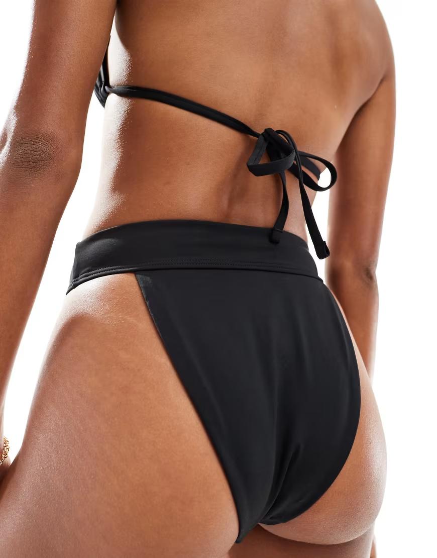 CZARNY DÓŁ OD BIKINI