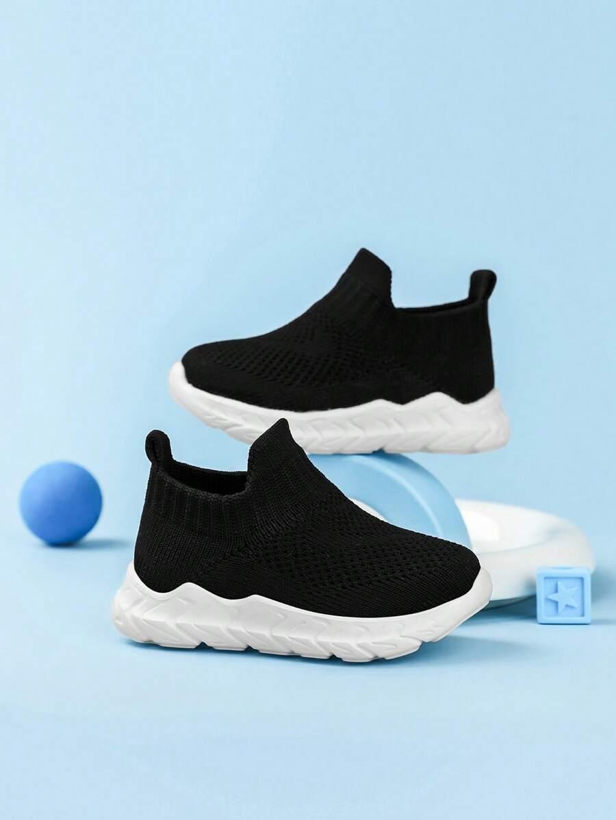 czarne buty sportowe