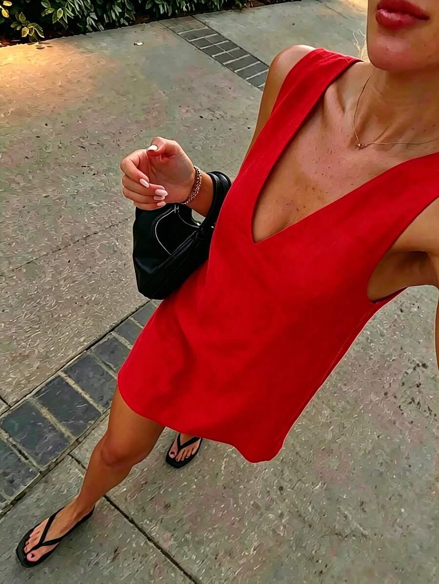 czarna mini sukienka bez rękawów v-neck
