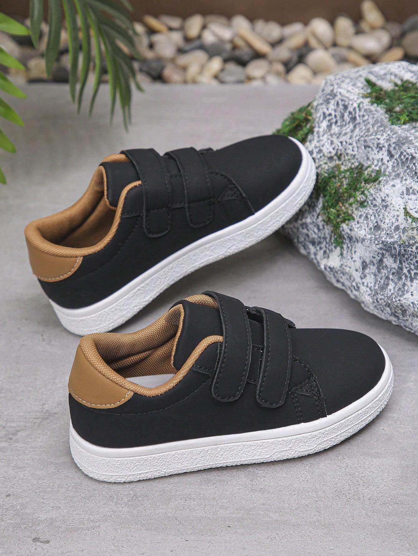 czarne buty sportowe
