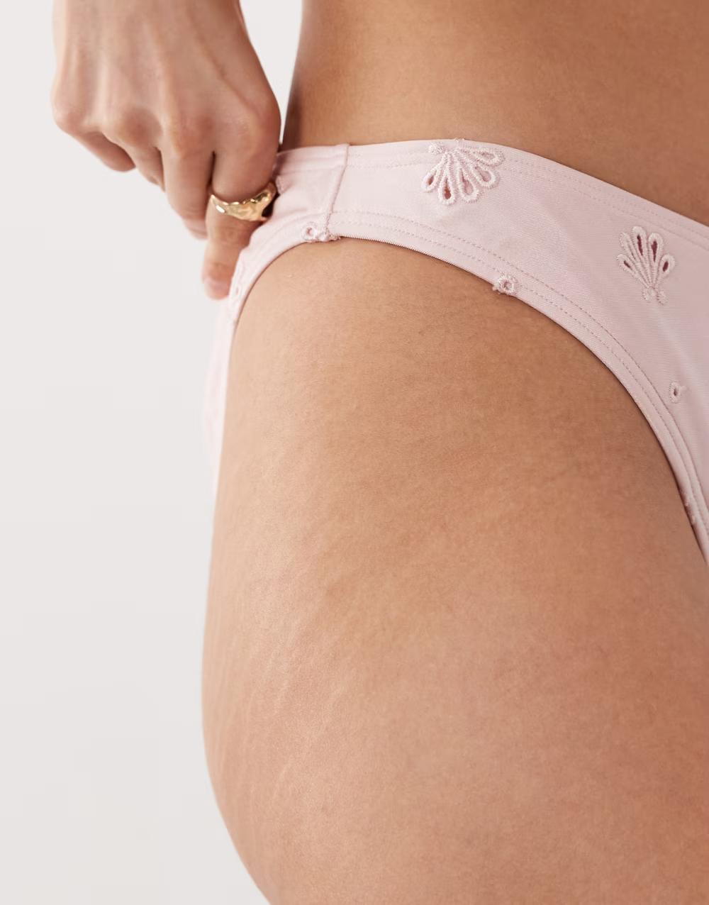 różowy dół od bikini haft