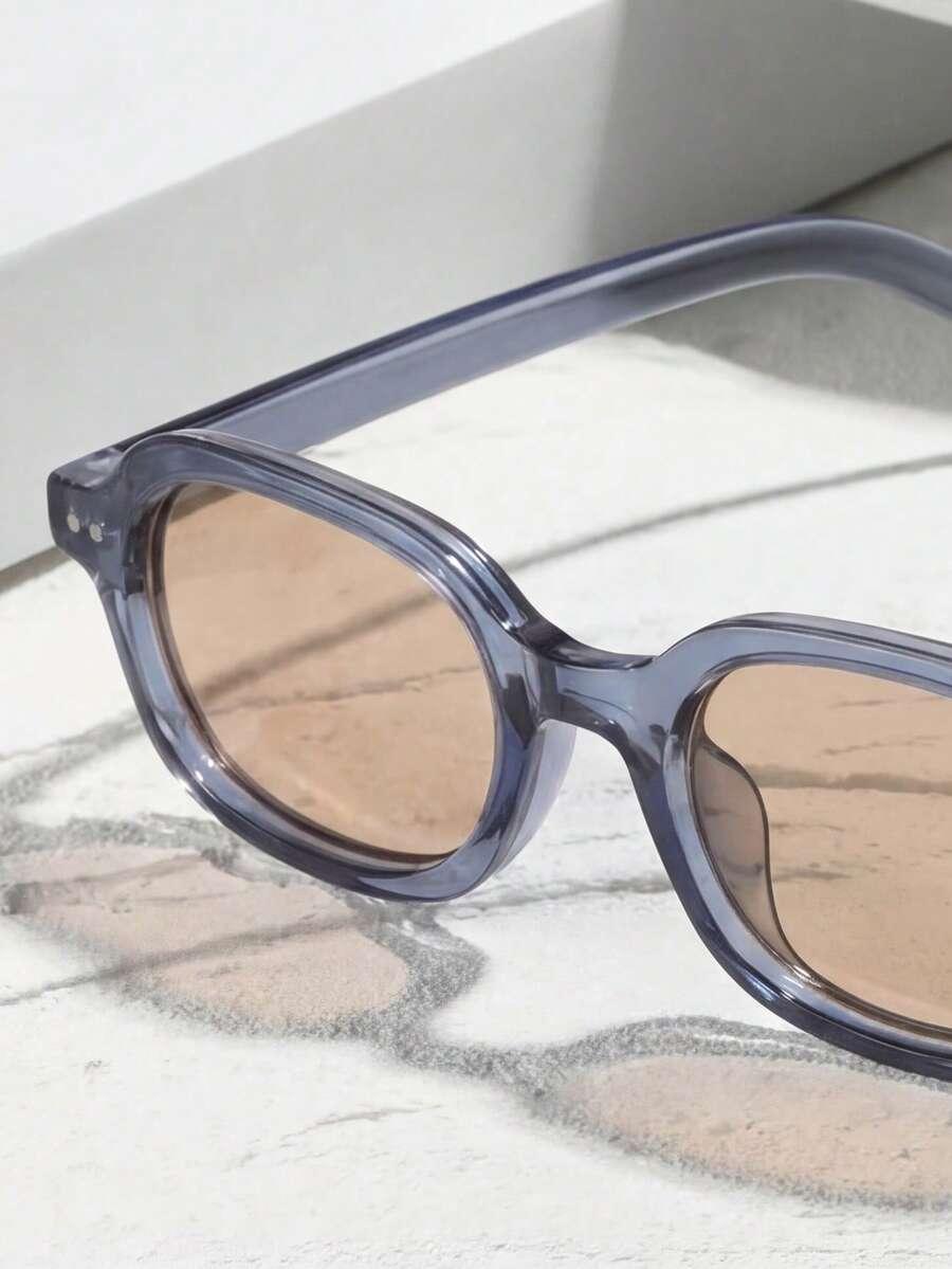 niebieskie okulary przeciwsłoneczne