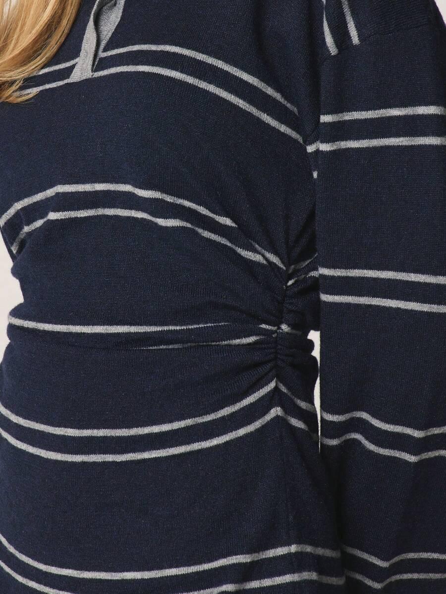GRANATOWY SWETER PASKI