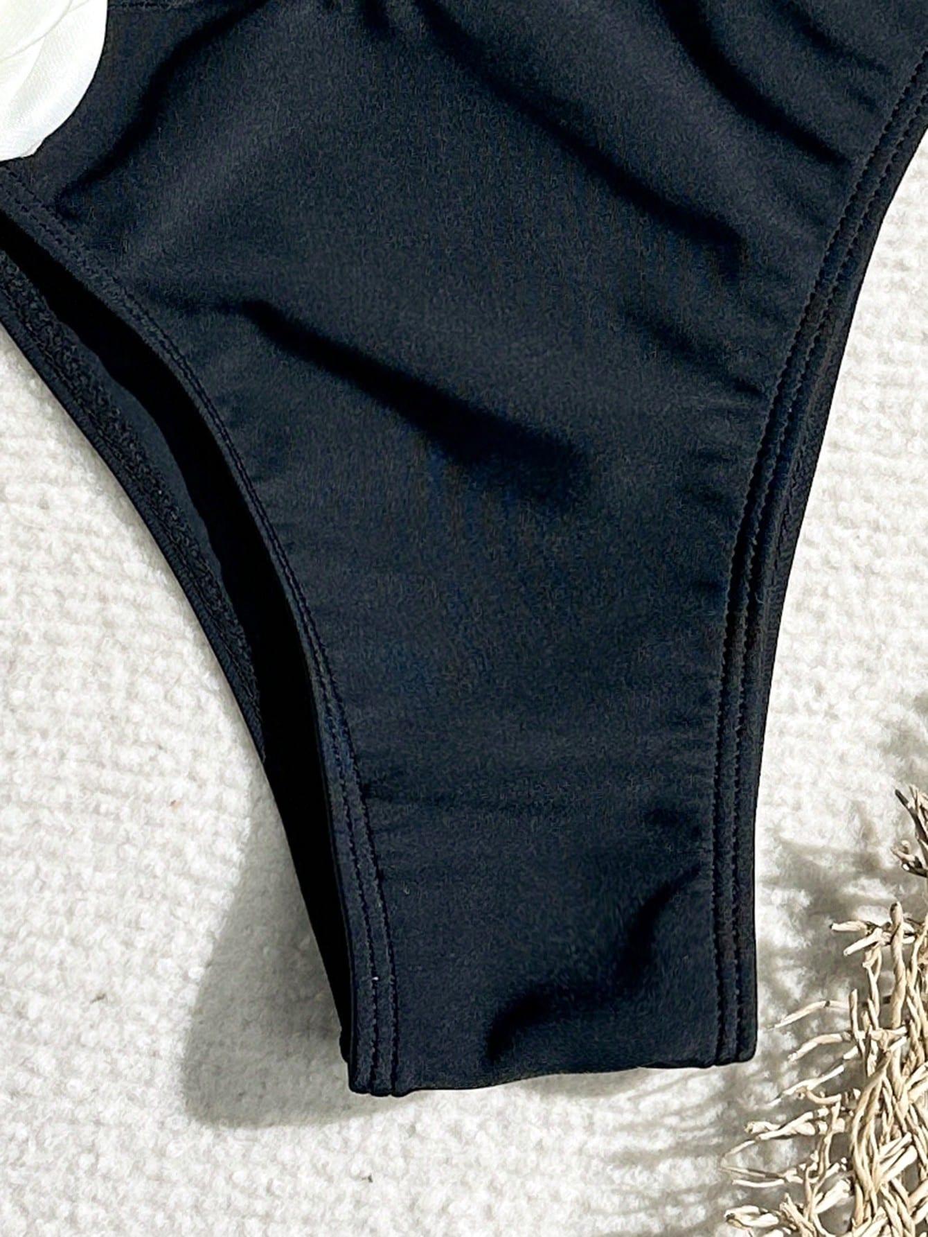 DÓŁ OD BIKINI