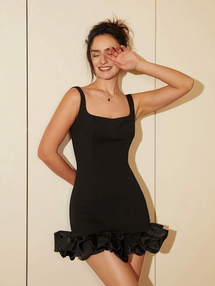 CZARNA MINI SUKIENKA