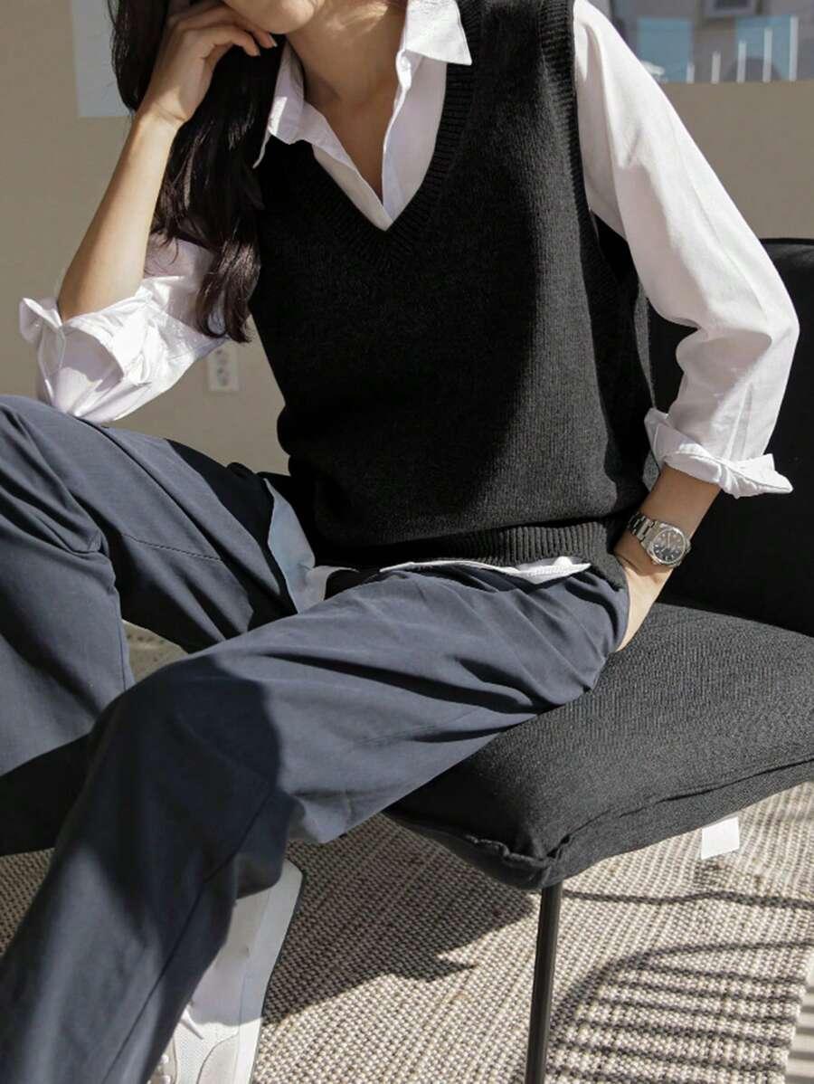CZARNY SWETER V-NECK