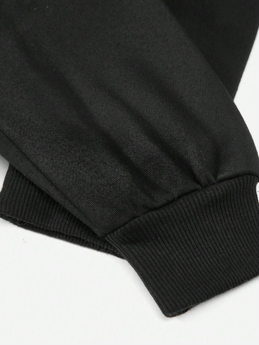 czarna bluza kaptur