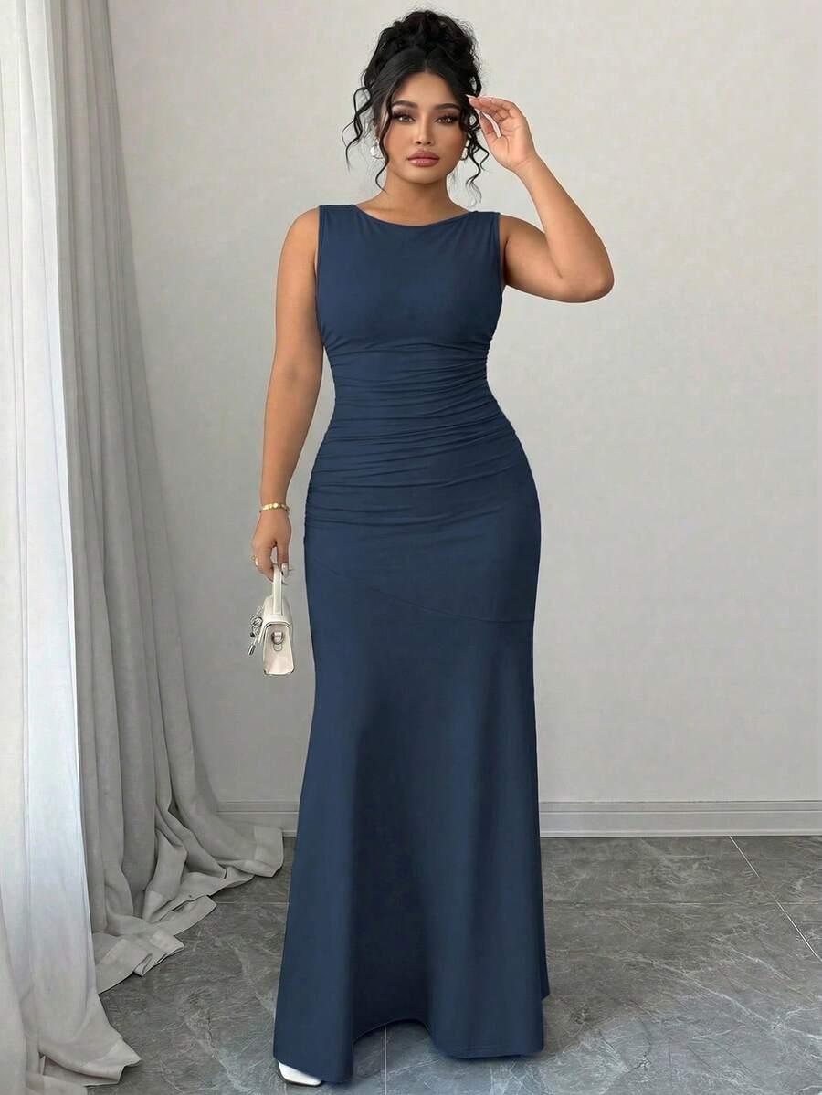niebieska sukienka maxi
